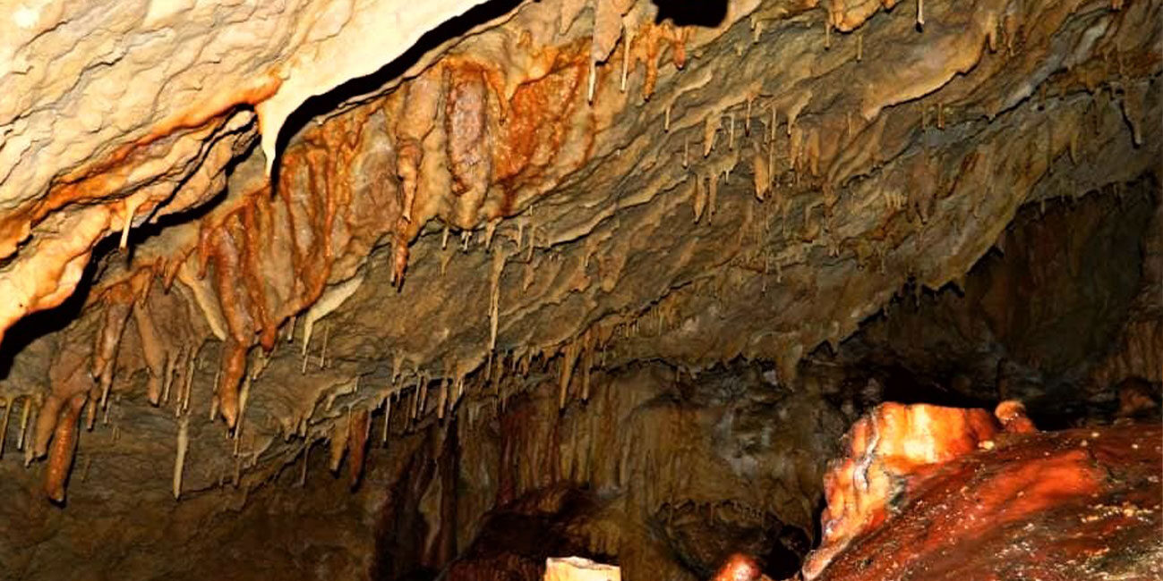 La Grotta Rossa e la Valle del Berillo