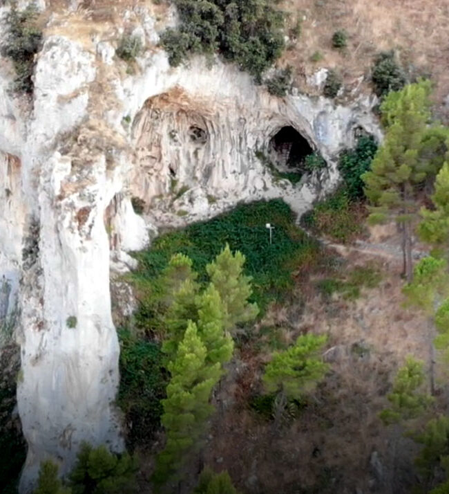 Parco della Grotta Grattara ed escursioni nella pineta